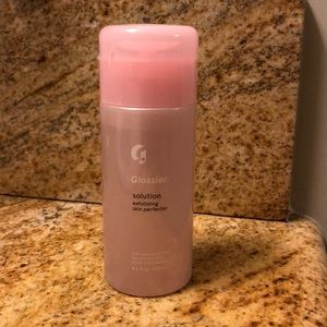 Glossier solution